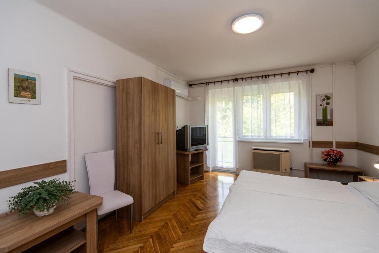 Kis Janos Apartman Sopron Exterior photo